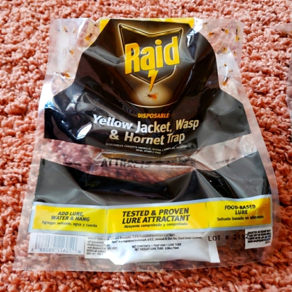 New Raid Disposable Yellow Jacket,Wasp & Hornet Trap LOT OF 4 - Picture 3 of 3